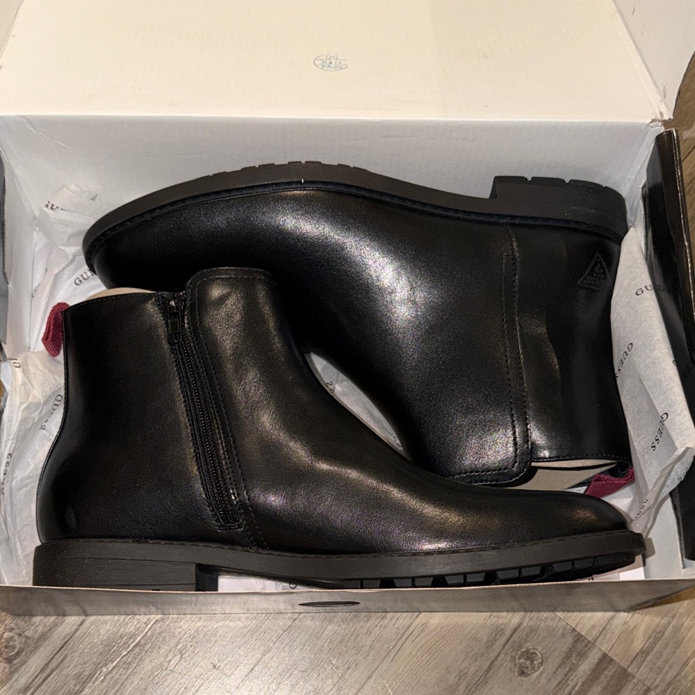 Guess Men's Black Leather Chukka Boots with Side Zip